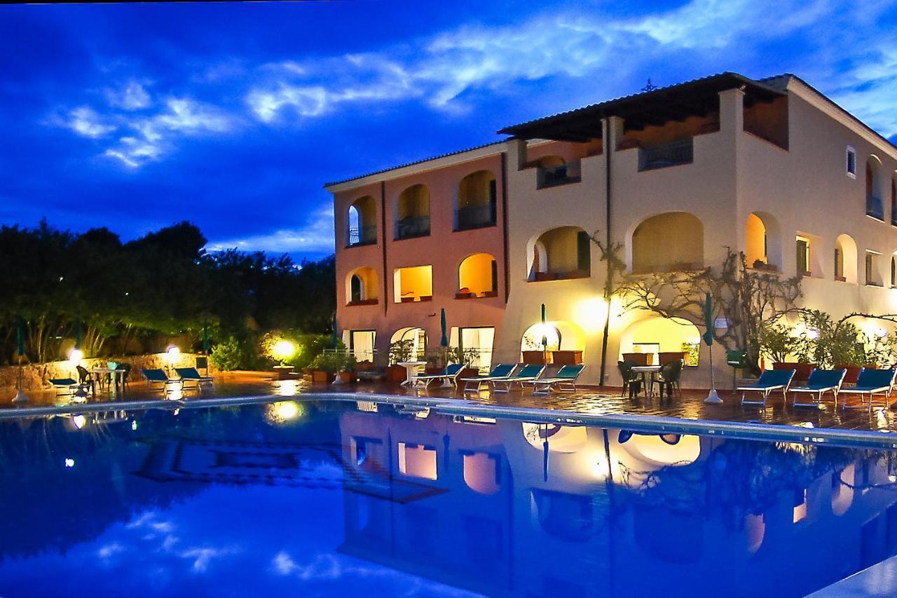 Nicolaus Club Torre Moresca Орозеи Екстериор снимка