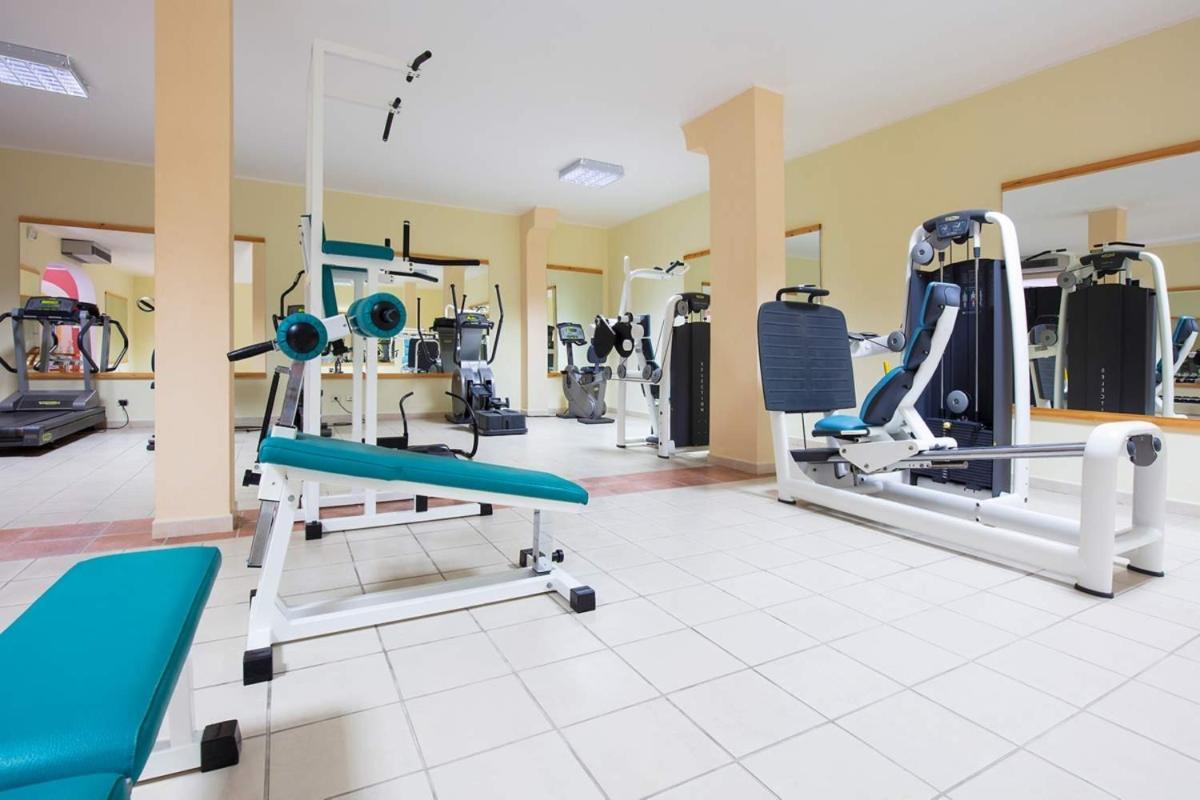 Nicolaus Club Torre Moresca Орозеи Екстериор снимка