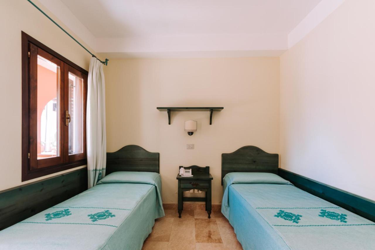 Nicolaus Club Torre Moresca Орозеи Екстериор снимка