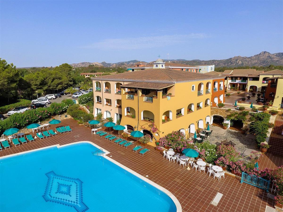 Nicolaus Club Torre Moresca Орозеи Екстериор снимка