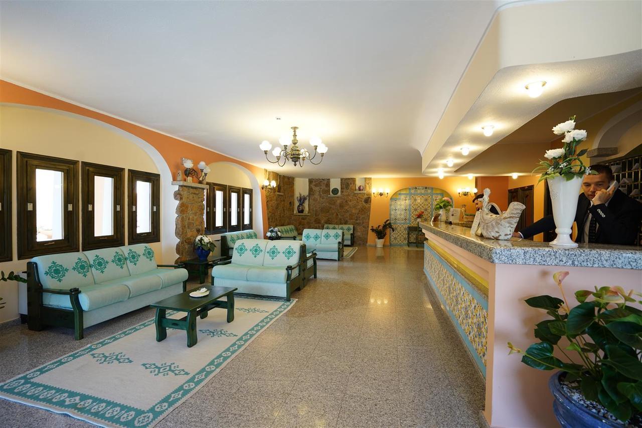 Nicolaus Club Torre Moresca Орозеи Екстериор снимка